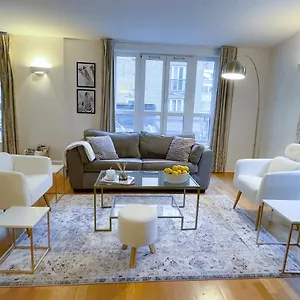 Luxury 2 Bedroom In Central At Affordable Rates Apartment
