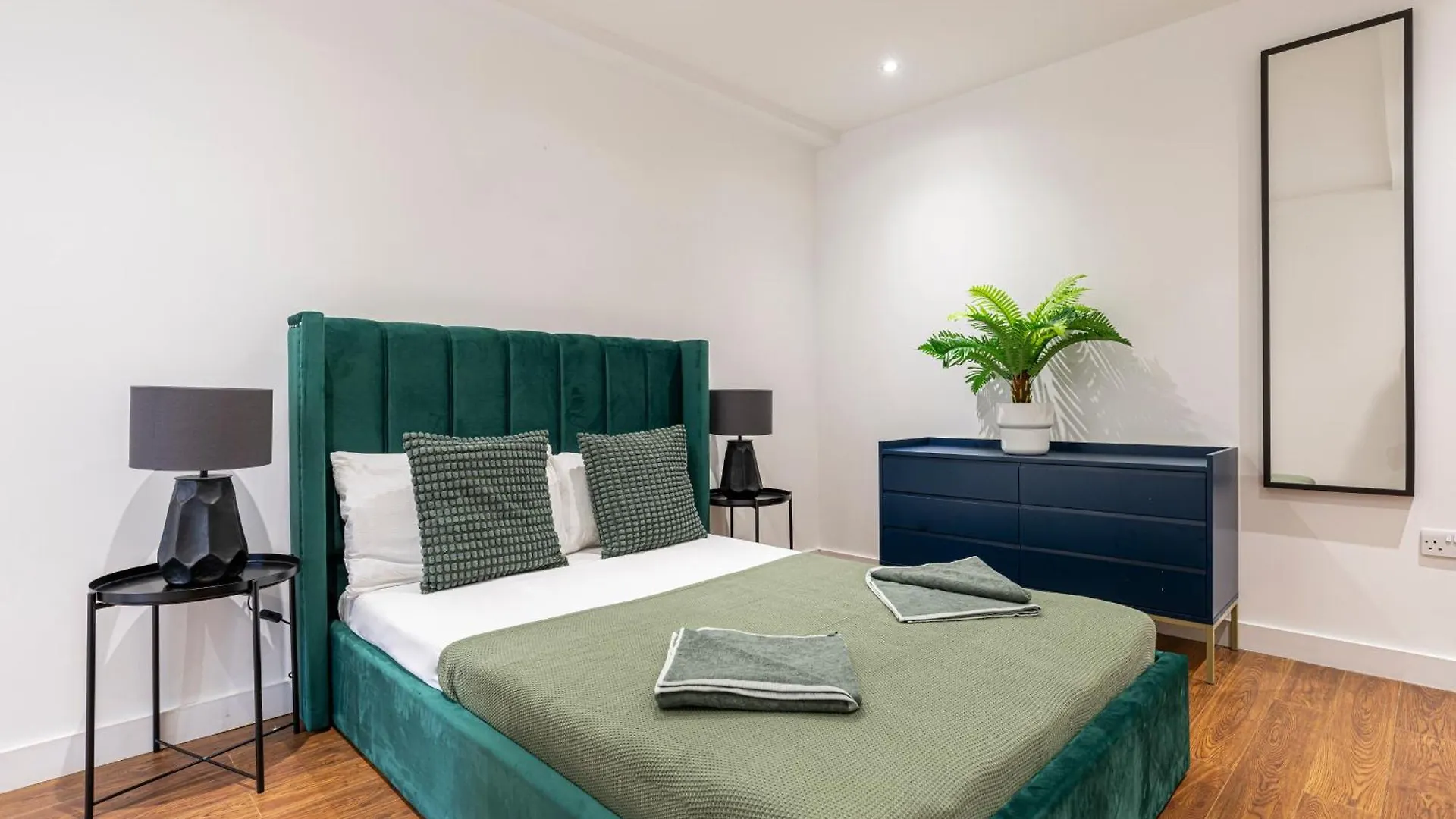 Fashionable Brick Lane Apartment London United Kingdom